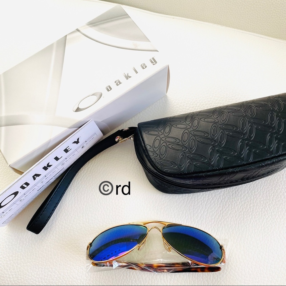 Oakley Aviator Polarized Blue Gold Sunglasses - Picture 3 of 15